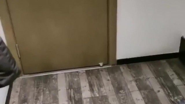 超刺激户外露出黑丝美腿小姐姐在酒店内口爆不够刺激裸体到房间门口啪啪太刺激了