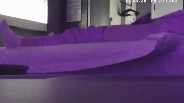 Real record of girlfriend helping handjob in hotel from soft masturbation to cumming all over her hand