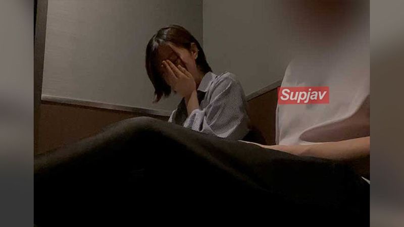 FC2PPV 4597518 [嗨！ ] 一位 18 岁的排球俱乐部女孩生平第一次向我展示了她完整的鸡巴，并给了我打手枪和口交哈哈 [是的]